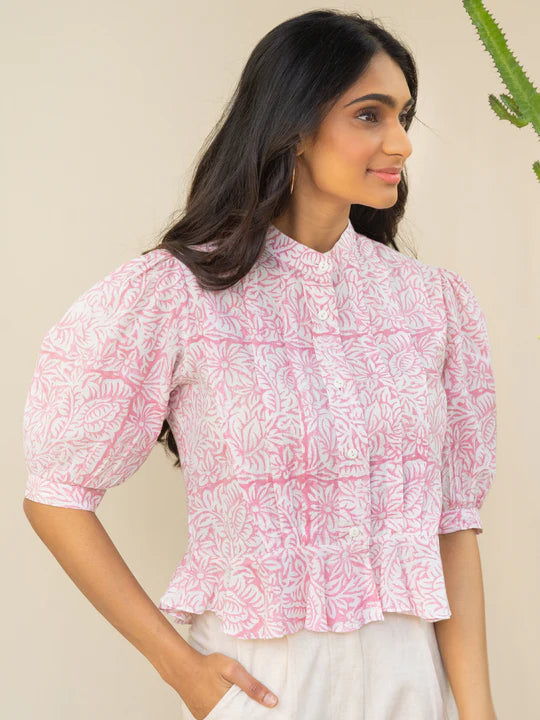 Graceful Women’s Top with Pleated Detailing and Soft Fabric