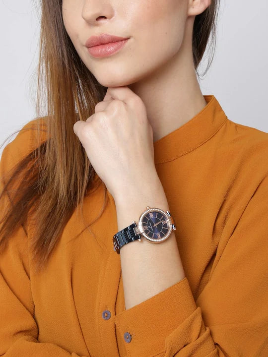 Classic Premium Women’s Watch Featuring Elegant Blue Dial