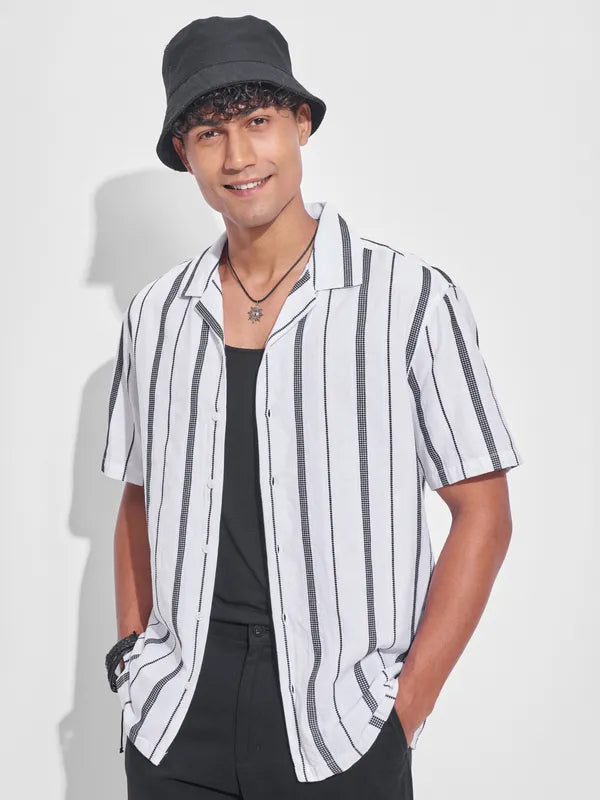 Trendy White Striped Relaxed Casual Shirt for Everyday Wear