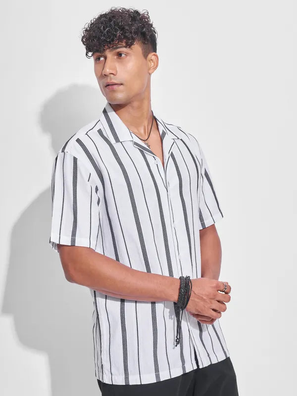 Trendy White Striped Relaxed Casual Shirt for Everyday Wear