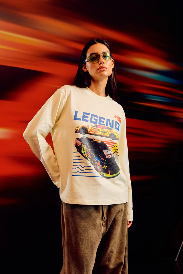 Fashionable Long Sleeve T-shirt for Women in Contemporary Style