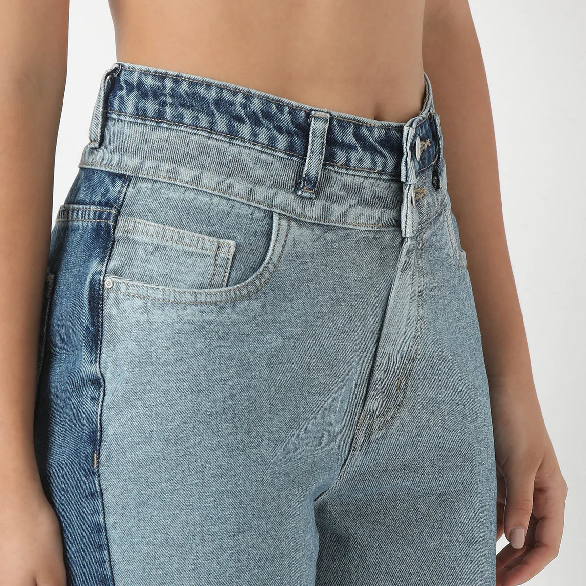 Women’s Two-Tone Straight Fit Denim Jeans Featuring Contrasting Color Design, Comfortable Fit, and Effortless Everyday Casual Style