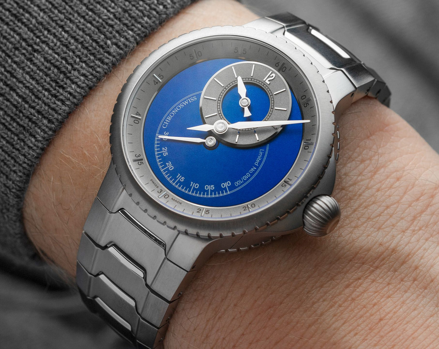 Stylish Blue Dial Watch for Men with Modern Elegant Design