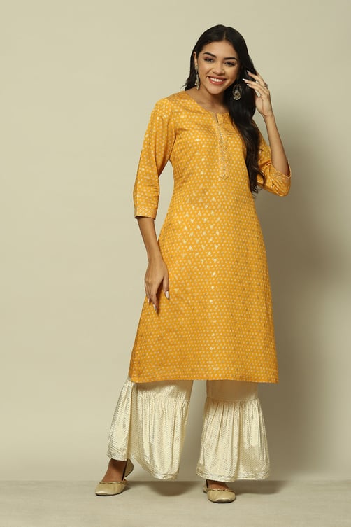 Lightweight and Wrinkle-Resistant Yellow Straight Kurta for All-Day Comfort and Easy Care