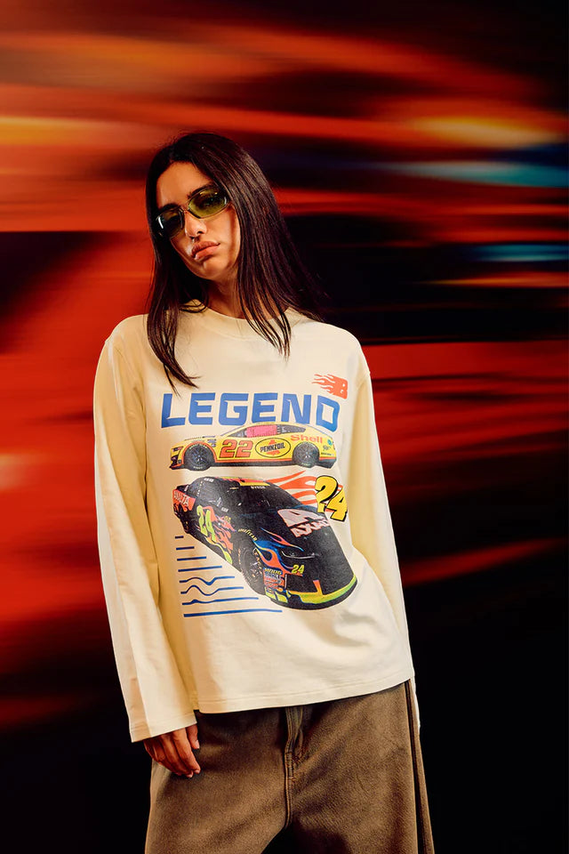 Fashionable Long Sleeve T-shirt for Women in Contemporary Style