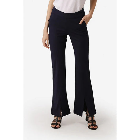 Women’s Navy Blue Jeans Featuring Comfortable Fit, Durable Soft Denim, and Versatile Everyday Casual Style for Effortless Wardrobe Pairing