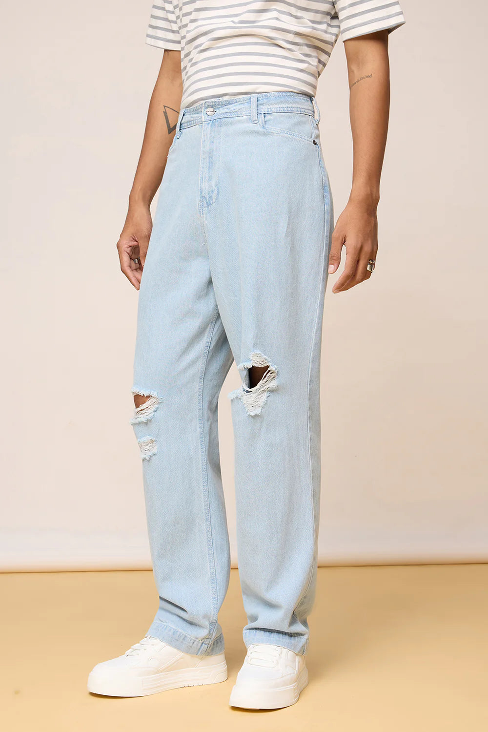 Men’s Light Blue Distressed Straight Jeans with Knee Rips