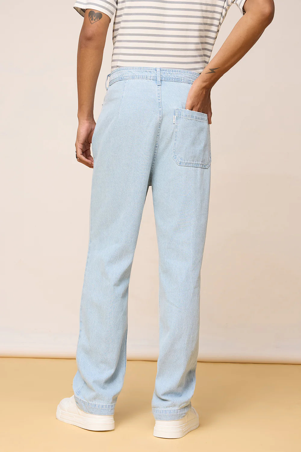 Men’s Light Blue Distressed Straight Jeans with Knee Rips