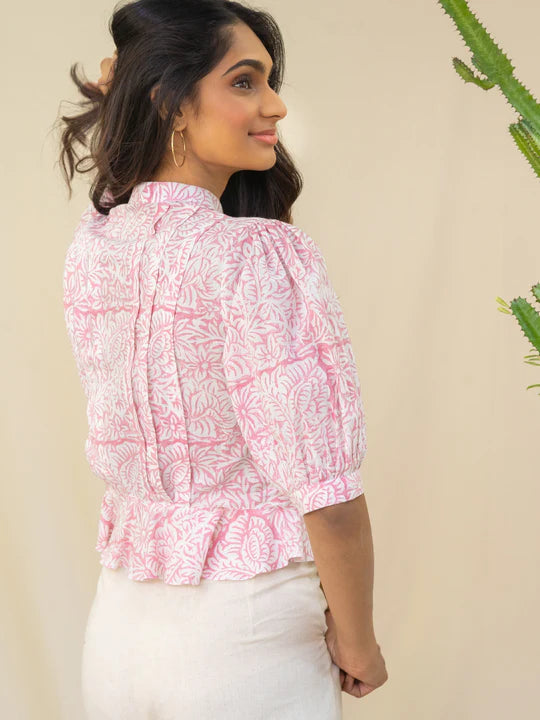 Graceful Women’s Top with Pleated Detailing and Soft Fabric