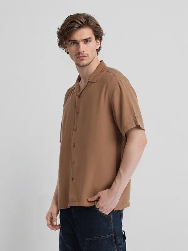 Rust Solid Relaxed Fit Casual Shirt For Men