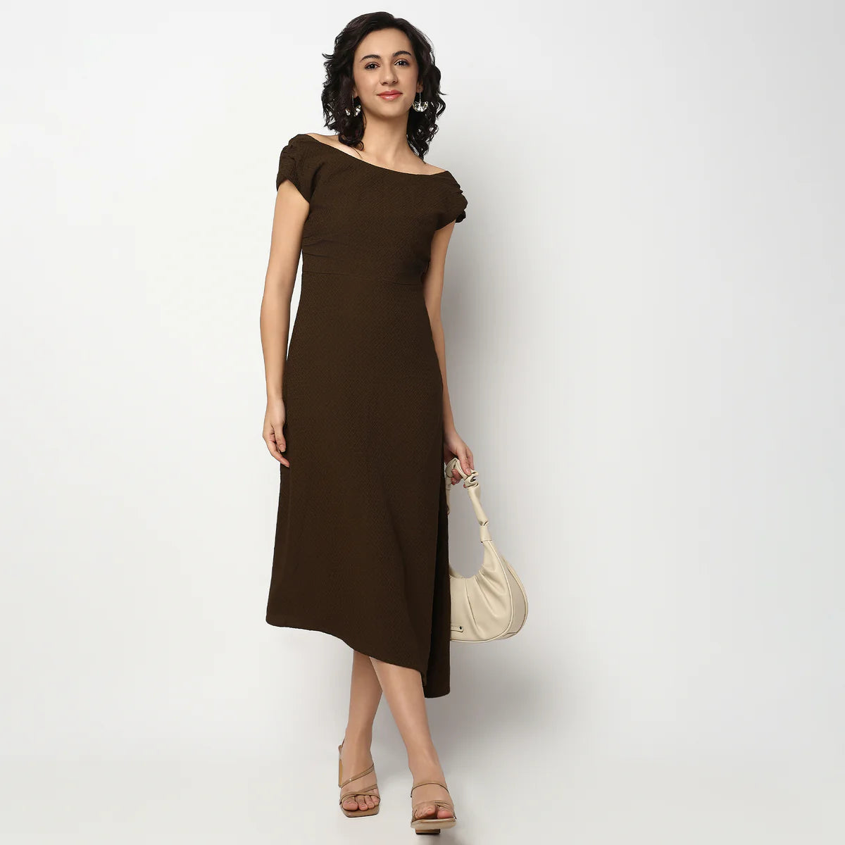 Elegant Women’s Structured One Shoulder Dress Featuring Modern Asymmetrical Neckline, Flattering Silhouette, and Contemporary Evening Wear Appeal