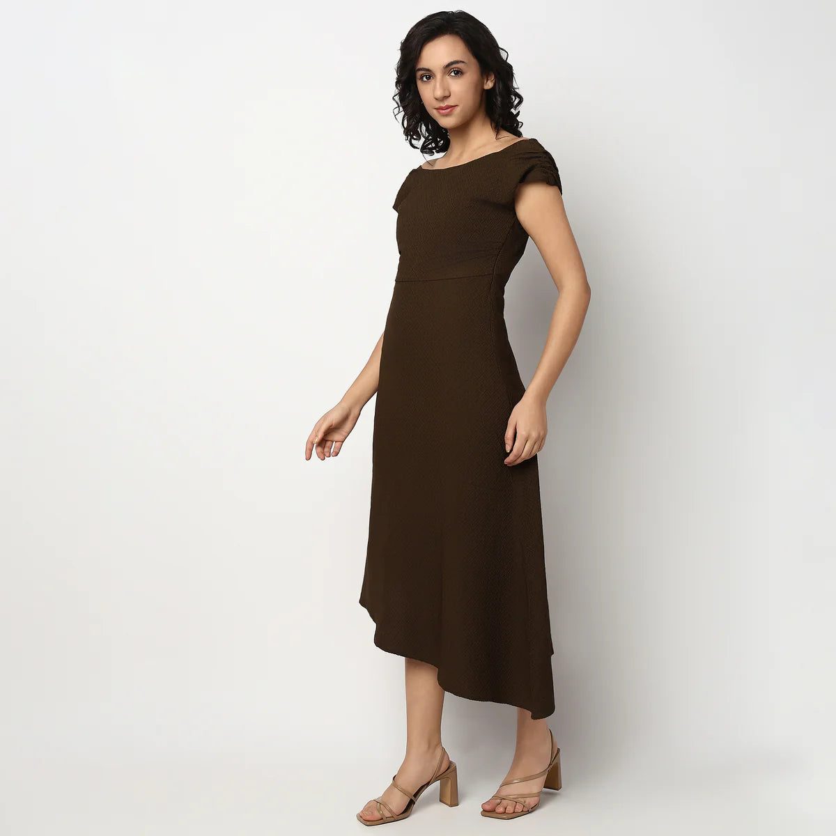 Elegant Women’s Structured One Shoulder Dress Featuring Modern Asymmetrical Neckline, Flattering Silhouette, and Contemporary Evening Wear Appeal