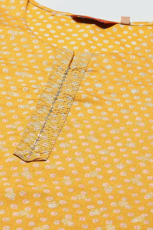 Lightweight and Wrinkle-Resistant Yellow Straight Kurta for All-Day Comfort and Easy Care